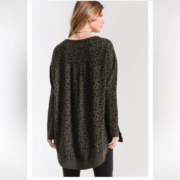 Z Supply Weekender - Green Leopard Print (Rosin) - Picture 3 of 7